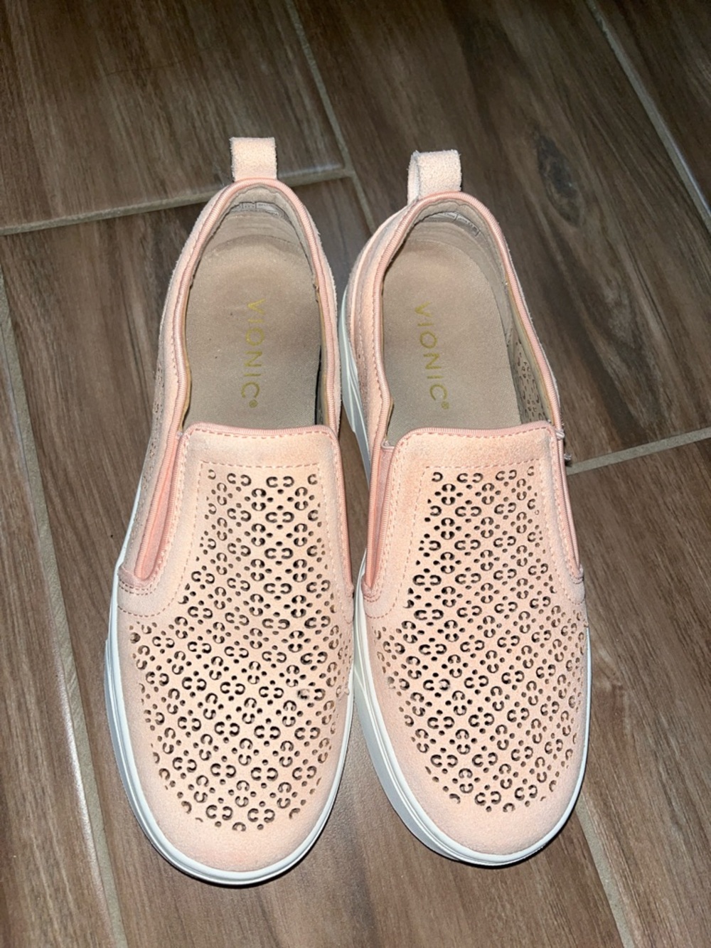 Vionic Slip-On Perforated Sneaker in Blush Super Cute 6.5